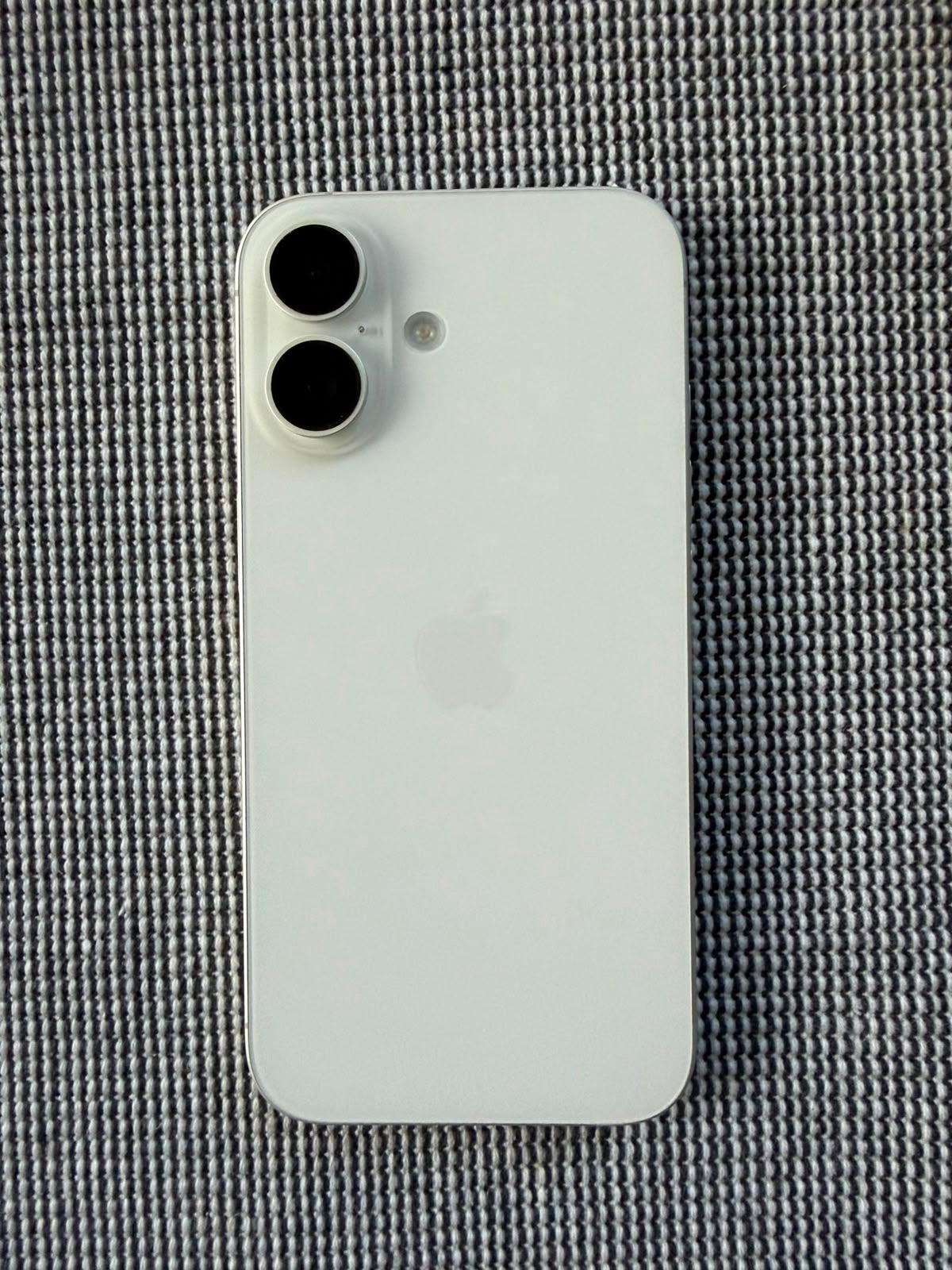 iPhone 16 Regular - Blanco, 128GB, 93%