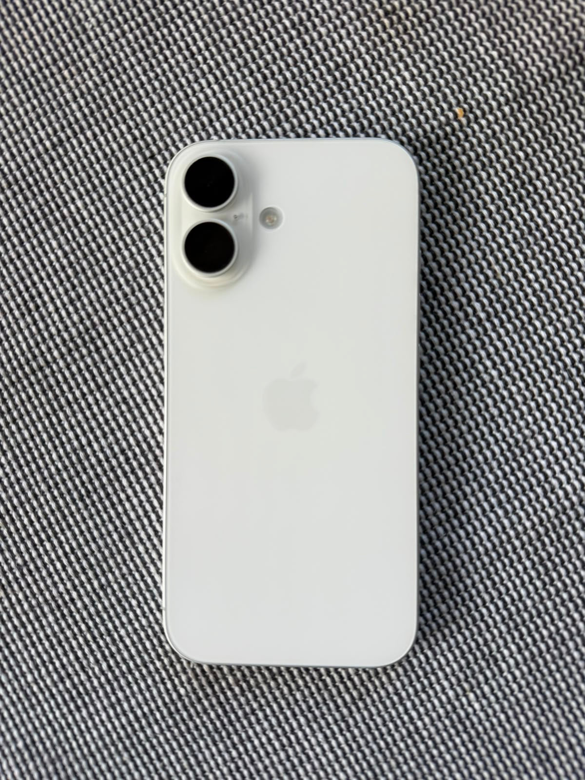 iPhone 16 Regular - Blanco, 128GB, 93%