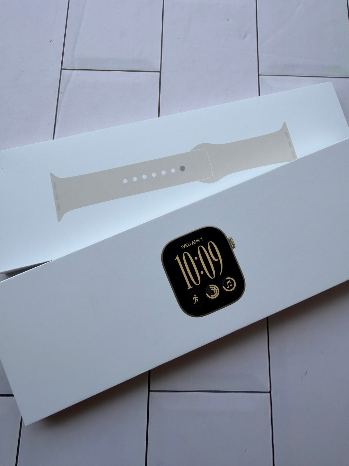Apple Watch Series 12 - Light Gold