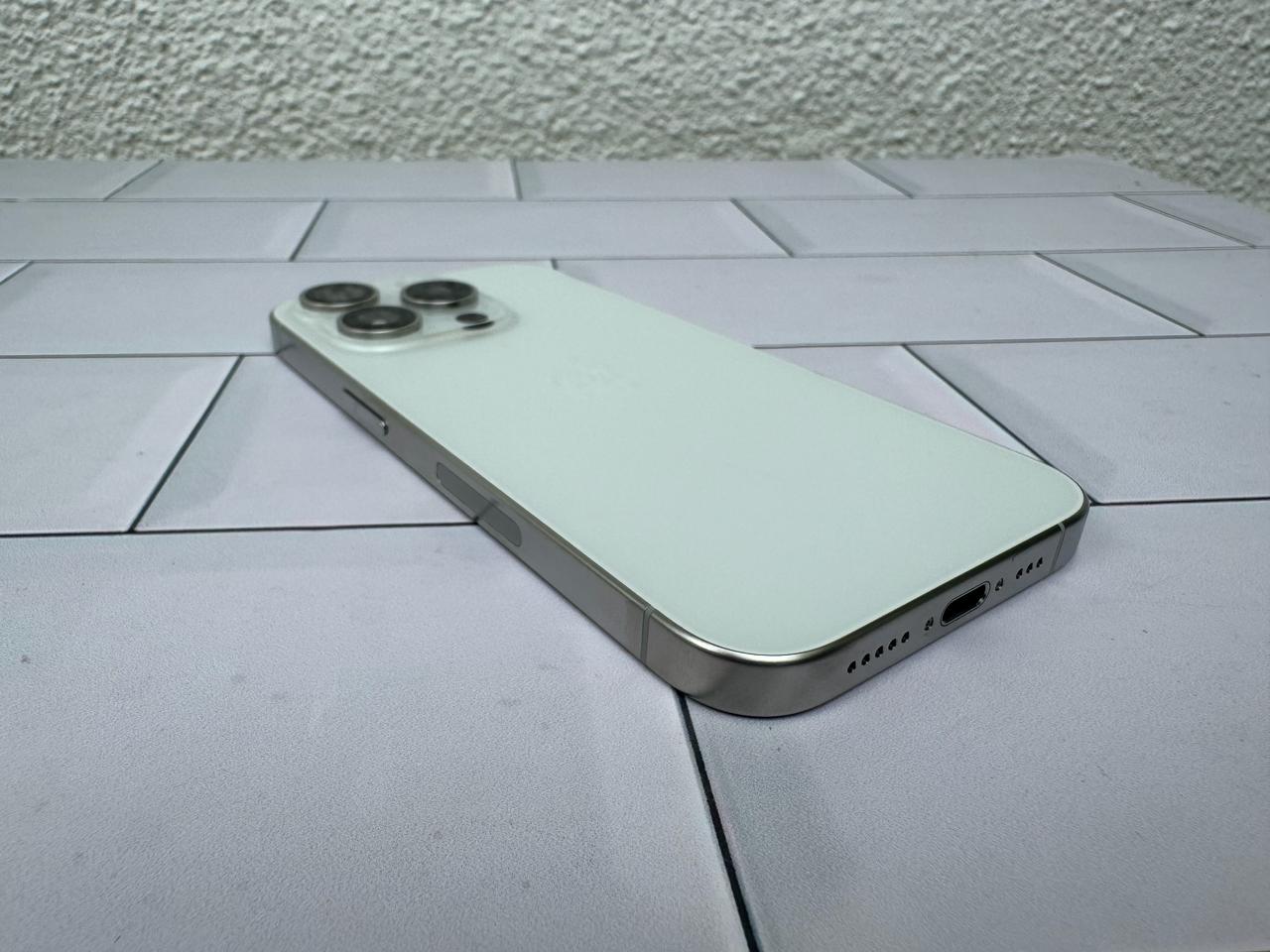 iPhone 15 Pro - 256Gb, Silver, 100%🔋
