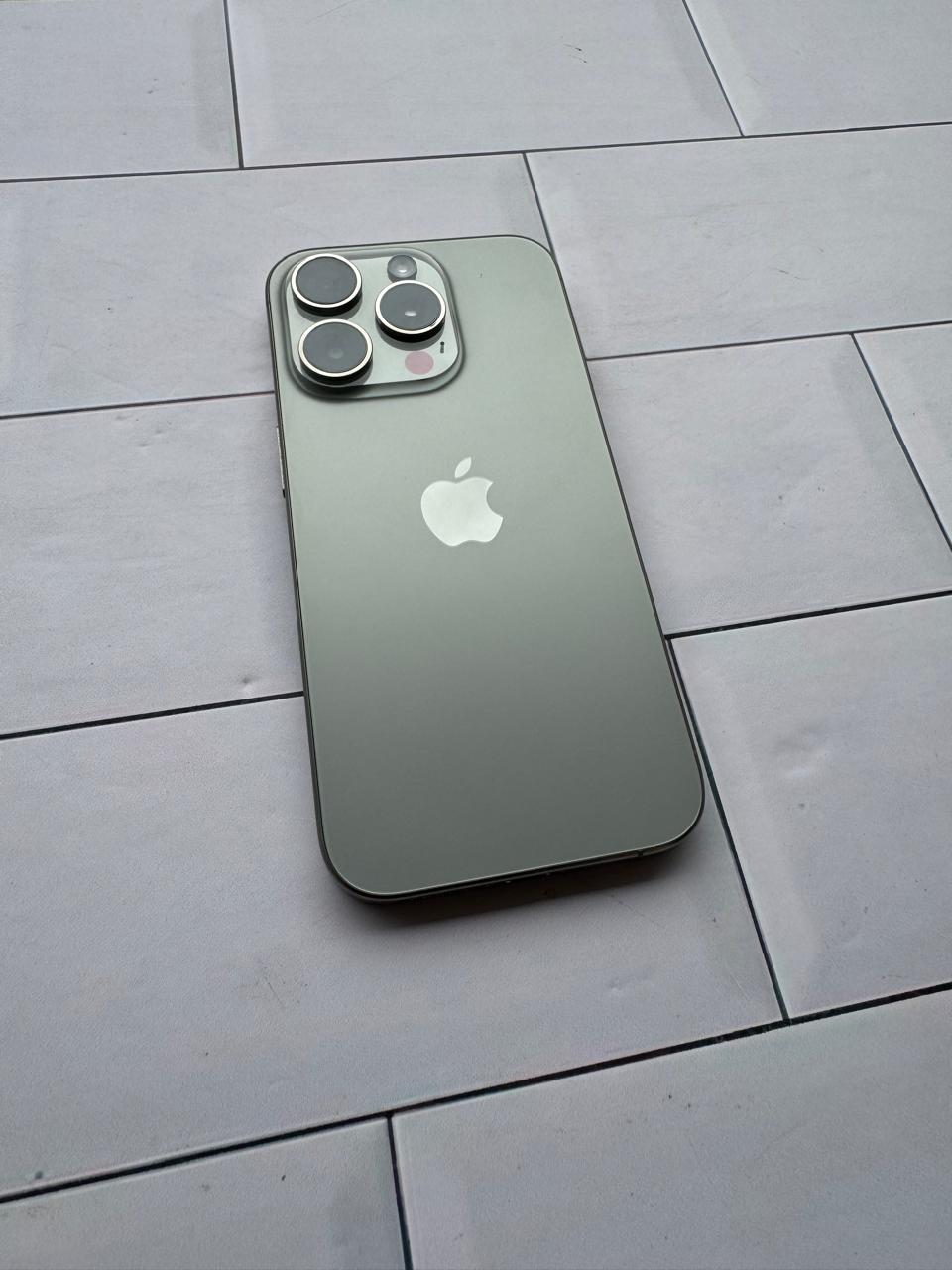 iPhone 15 Pro - 128GB, Natural Titanium, 99%