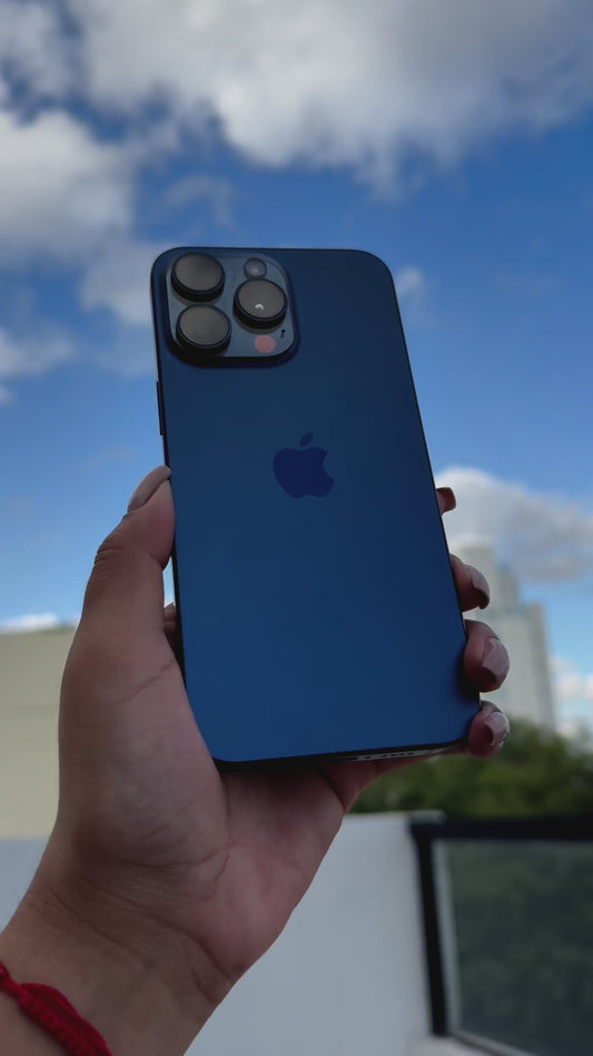 iPhone 15 Pro Max - 256GB, 88%, versión con CHIP